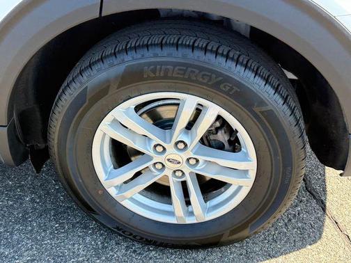 Star White 2020 Ford Explorer XLT