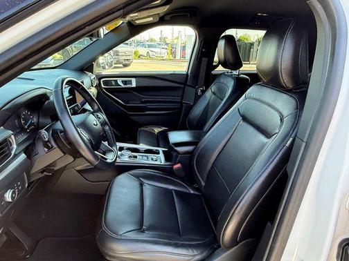 Star White 2020 Ford Explorer XLT