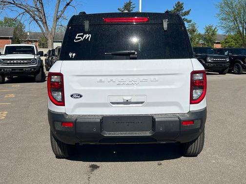 Oxford White 2026 Ford Bronco Sport Outer Banks