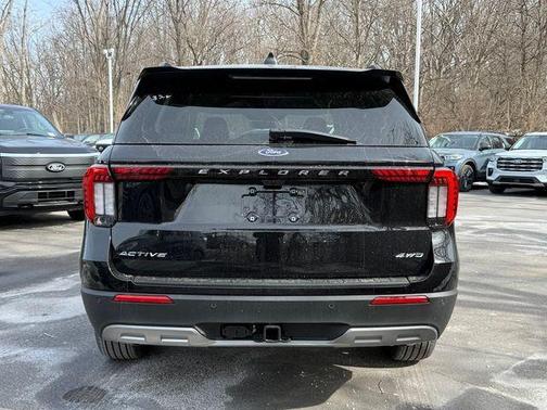Agate Black Metallic 2026 Ford Explorer Active