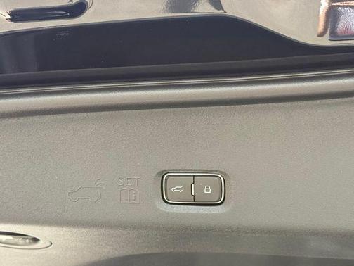 Agate Black Metallic 2026 Ford Expedition Platinum