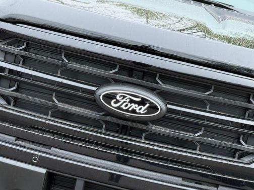 Agate Black Metallic 2026 Ford F-150 XLT