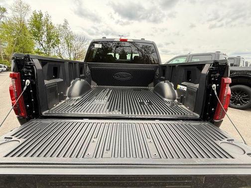 Agate Black Metallic 2026 Ford F-150 XLT