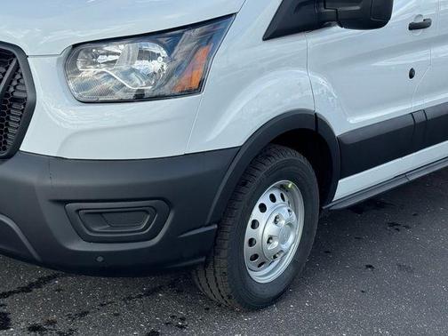 2026 Ford Transit-250 148 WB Medium Roof Cargo