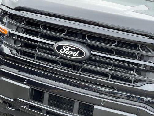 Agate Black Metallic 2026 Ford F-150 XLT
