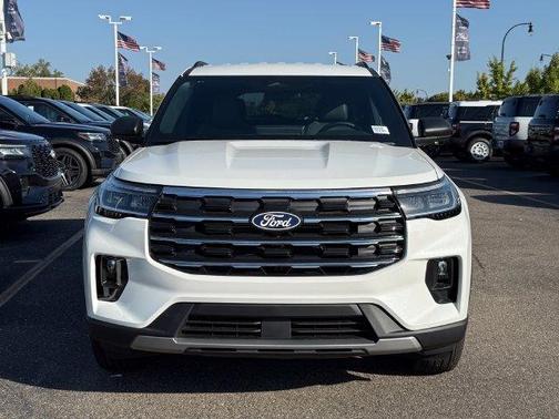 Star White 2027 Ford Explorer