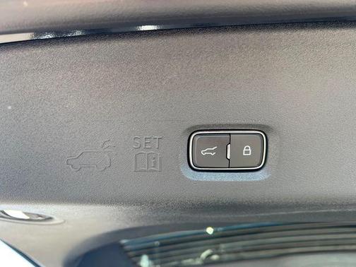 Agate Black Metallic 2026 Ford Expedition Max Platinum