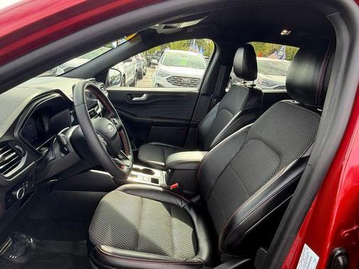 Rapid Red Metallic Tinted Clearcoat 2024 Ford Escape ST-Line