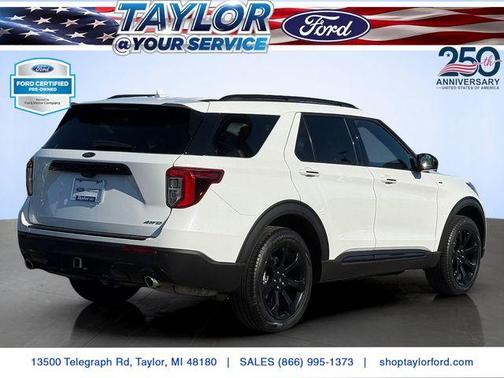 White Metallic 2024 Ford Explorer ST-Line
