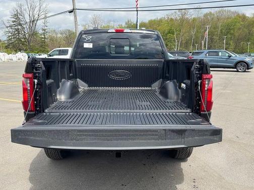 Agate Black Metallic 2026 Ford F-150 XLT