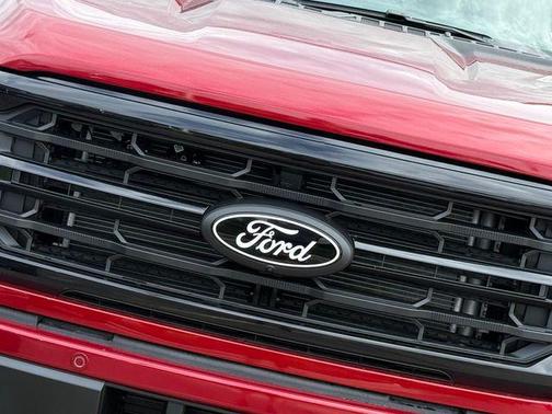 Ruby Red Metallic Tinted Clearcoat 2026 Ford F-150 XLT