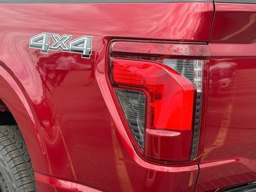 Ruby Red Metallic Tinted Clearcoat 2026 Ford F-150 XLT