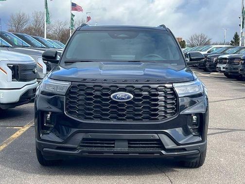 Agate Black Metallic 2026 Ford Explorer ST-Line