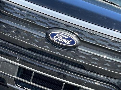 2025 Ford F-150 Lightning Platinum