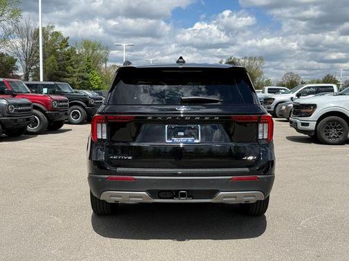 Agate Black Metallic 2026 Ford Explorer Active