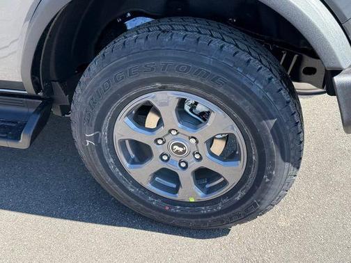 Carbonized Gray Metallic 2026 Ford Bronco Big Bend