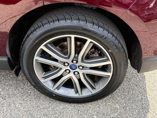 Burgundy Velvet Metallic Tinted Clearcoat 2022 Ford Edge Titanium