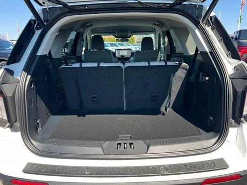 Star White 2026 Ford Explorer Active