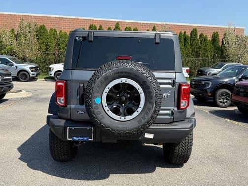 Carbonized Gray Metallic 2026 Ford Bronco Big Bend