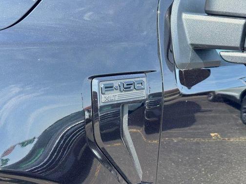 Agate Black Metallic 2026 Ford F-150 XLT