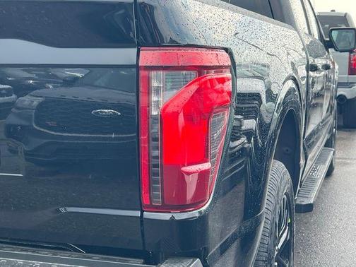 Agate Black Metallic 2026 Ford F-150 XLT