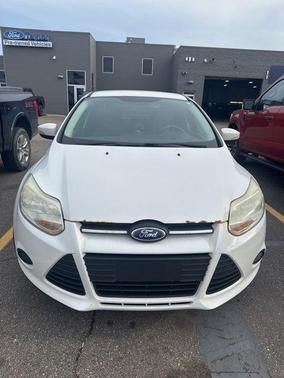 White 2014 Ford Focus SE