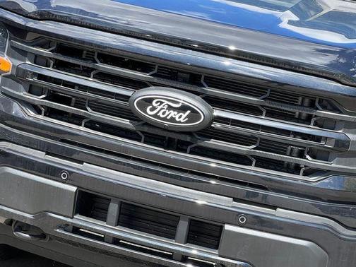 Agate Black Metallic 2026 Ford F-150 XLT