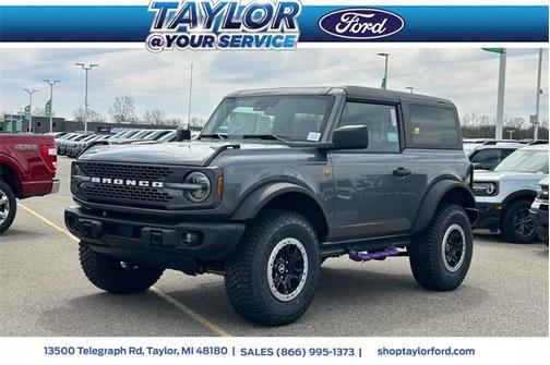 Carbonized Gray Metallic 2023 Ford Bronco Badlands SUV