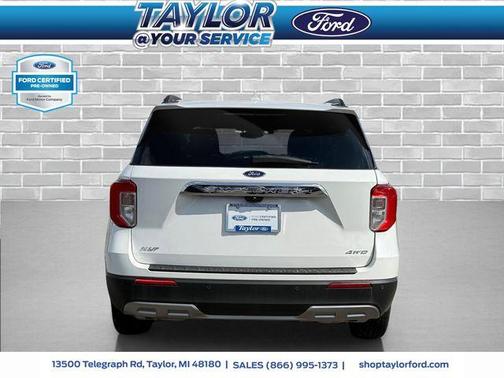 Star White 2022 Ford Explorer XLT