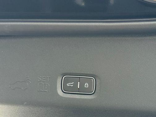 Agate Black Metallic 2026 Ford Expedition Platinum