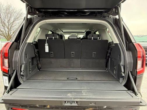 Agate Black Metallic 2026 Ford Expedition Platinum