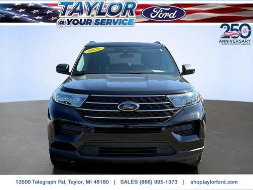 Black Metallic 2022 Ford Explorer XLT