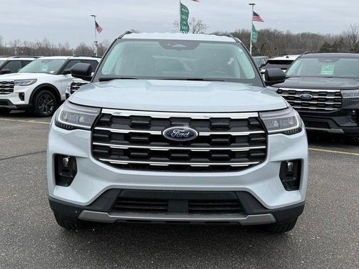 Space White Metallic 2026 Ford Explorer Active
