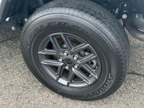 2024 Jeep Gladiator Sport