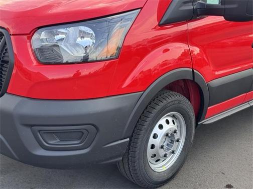 2025 Ford Transit-250 148 WB Medium Roof Cargo