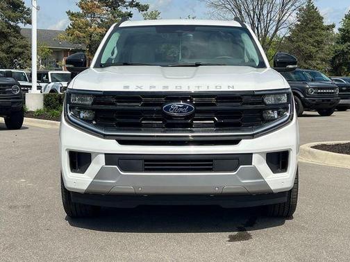 Star White 2026 Ford Expedition Platinum