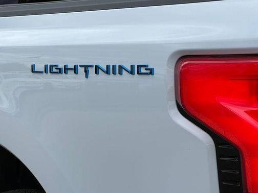 2025 Ford F-150 Lightning Flash