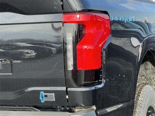 2025 Ford F-150 Lightning XLT