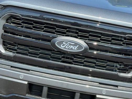 Carbonized Gray Metallic 2026 Ford F-150 Lariat