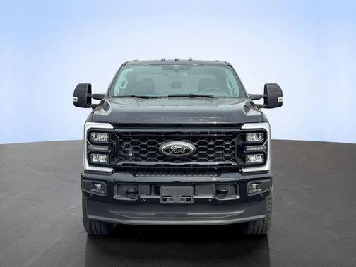 Agate Black Metallic 2026 Ford F-350 Lariat Super Duty