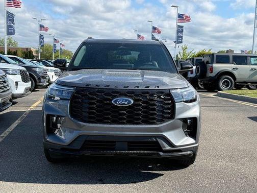 Carbonized Gray Metallic 2026 Ford Explorer ST-Line