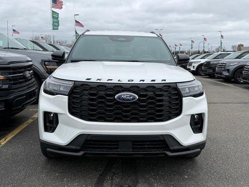 Star White 2026 Ford Explorer ST-Line