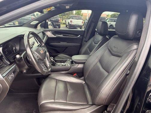 Stellar Black Metallic 2021 Cadillac XT5 Premium Luxury