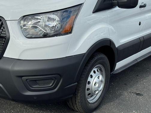 2026 Ford Transit-250 148 WB Medium Roof Cargo