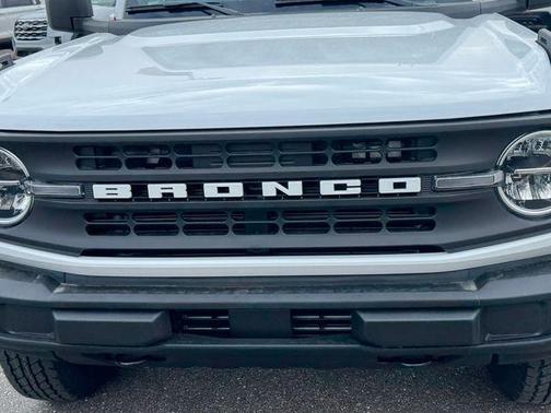 Oxford White 2026 Ford Bronco Big Bend