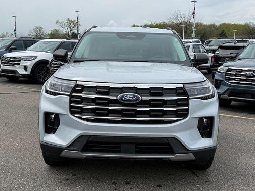 Space White Metallic 2026 Ford Explorer Active