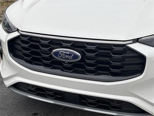 2025 Ford Escape ST-Line Elite