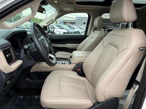 White Metallic 2023 Ford Expedition Limited