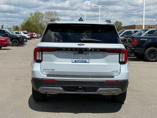 Space White Metallic 2026 Ford Explorer Active