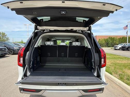 Star White 2026 Ford Expedition Platinum